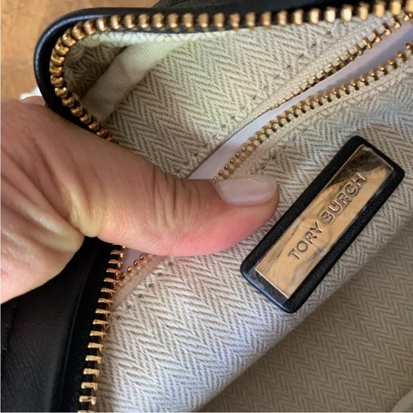 Tory Burch Kira Chevron camera bag - Picture 8 of 13